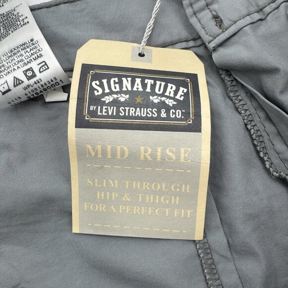 NWT Levi's Signature Gray Mid Rise Misses Shorts Size 8 - Picture 8 of 9